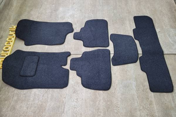 Велюровые коврики в салон Chevrolet Tahoe GM800 3 ряд комплект